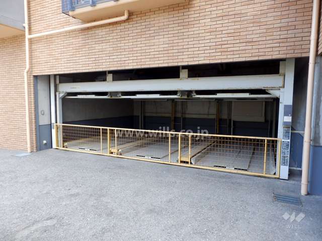 敷地内駐車場（屋内機械式）