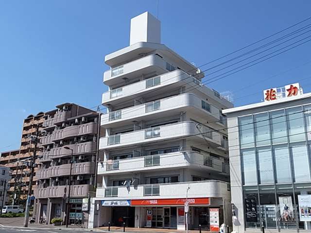 ビバリーハウス岡本の外観（南東側から）