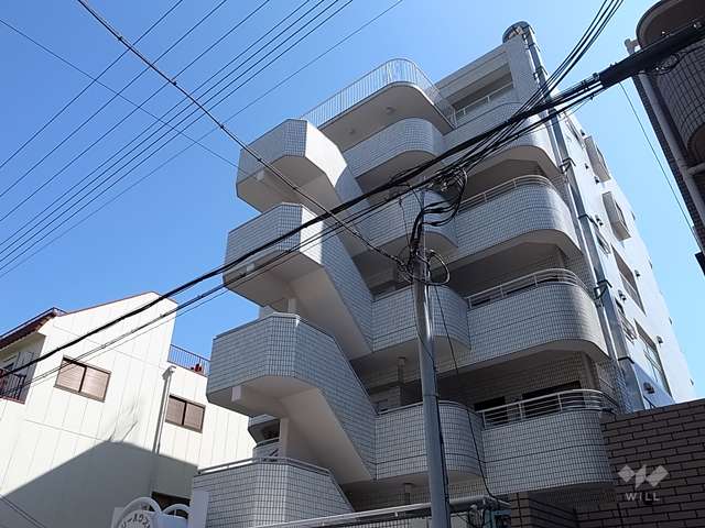 ビバリーハウス岡本の外観（北西側から）