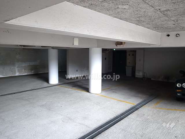 敷地内駐車場（屋内平面式）