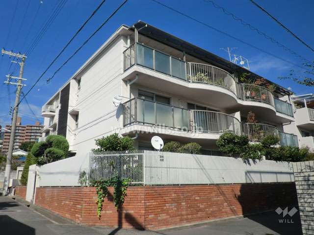 ファミーユ御影の外観（南西側から）