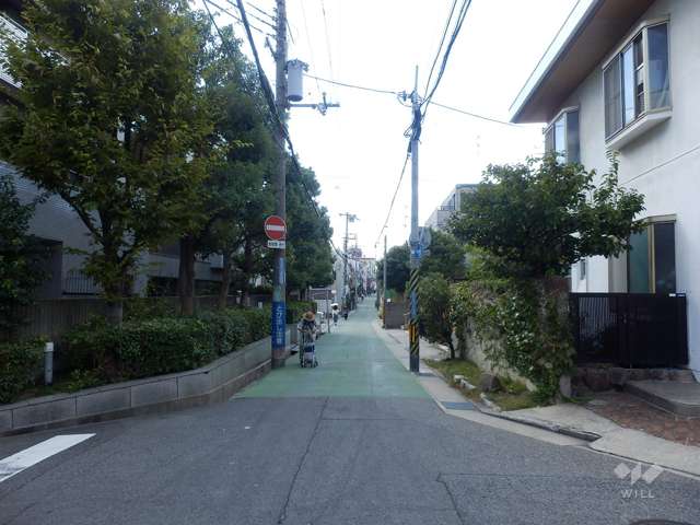 敷地北側の前面道路