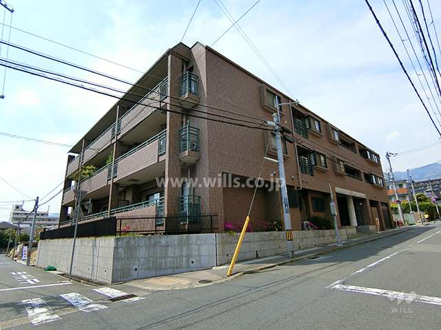 ファミールグラン御影ウィズの外観（南東側から）