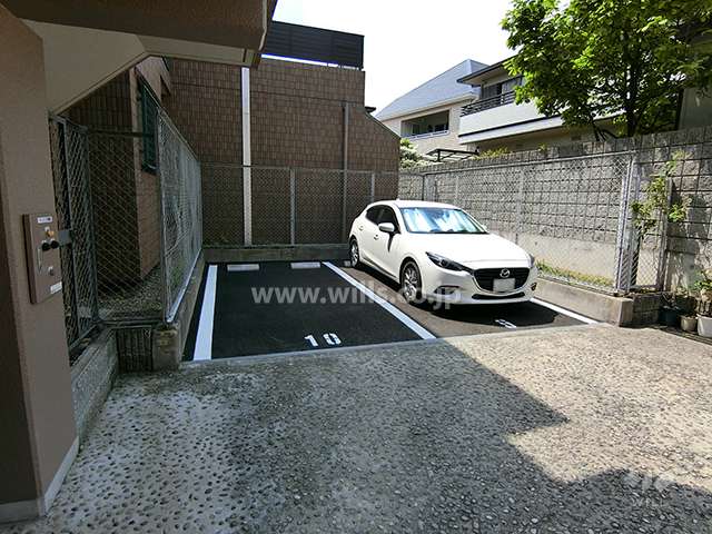 敷地内駐車場（屋外平面式）