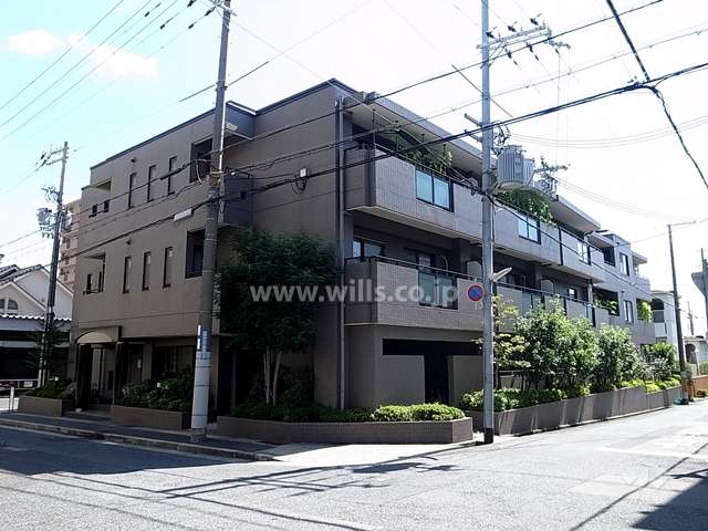 ファミール岡本の外観（北西側から）