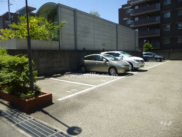 敷地内駐車場（屋外平面式）