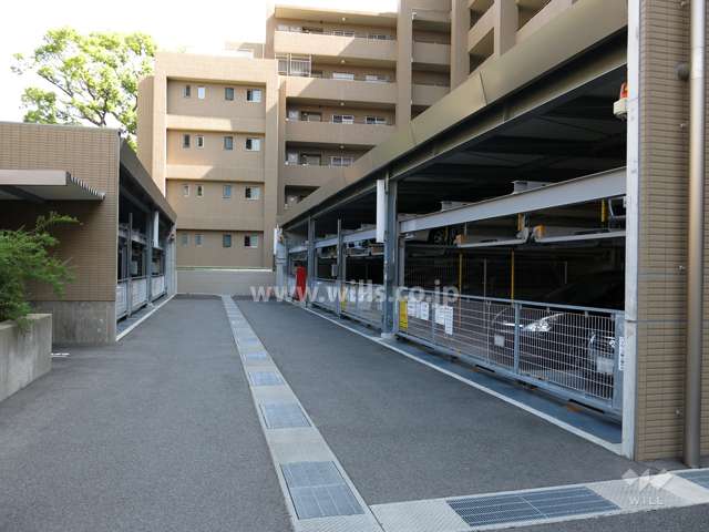 敷地内駐車場（屋内機械式）