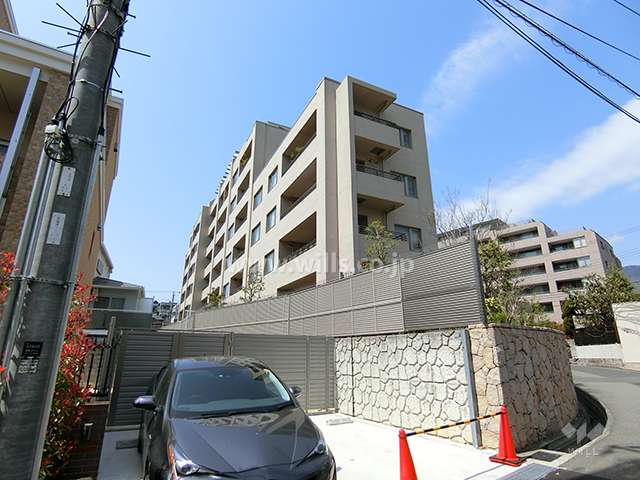 プラネスーペリア住吉本町の外観（南東側から）