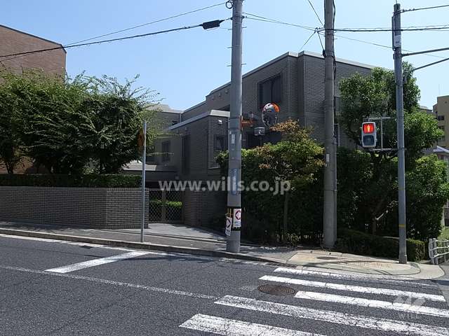 フローラ岡本の外観（北西側から）