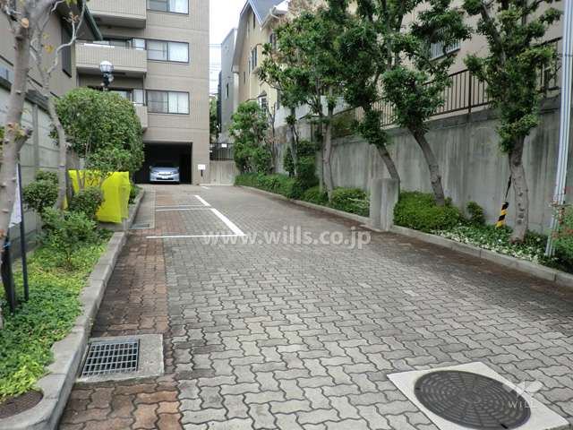 駐車場出入り口