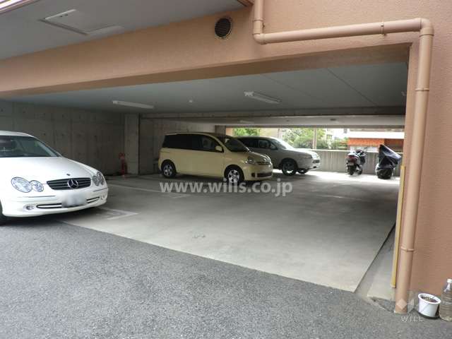 敷地内駐車場（屋内平面式）