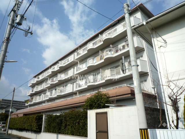 マンション西芦屋の外観（南東側から）