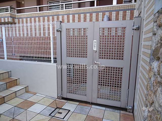 駐輪場出入り口