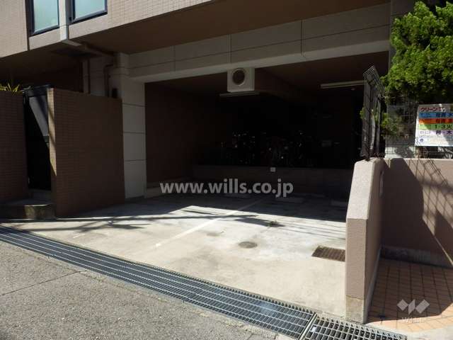 敷地内駐車場（屋内平面式）