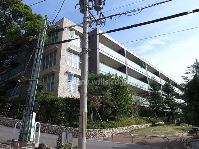 メゾンセルサス御影の外観（南西側から）