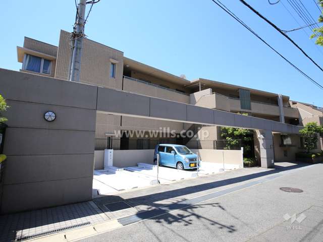 メゾン岡本5丁目の外観（北東側から）