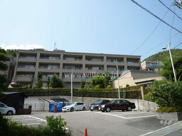 メゾン岡本7丁目の外観（南側から）