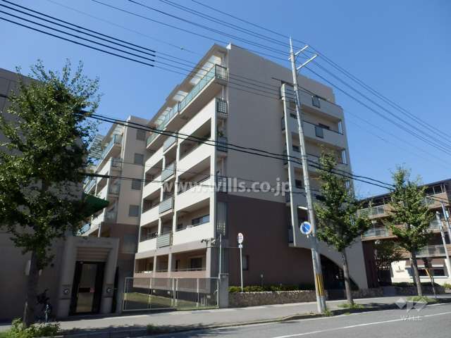 メゾン岡本南の外観（南東側から）