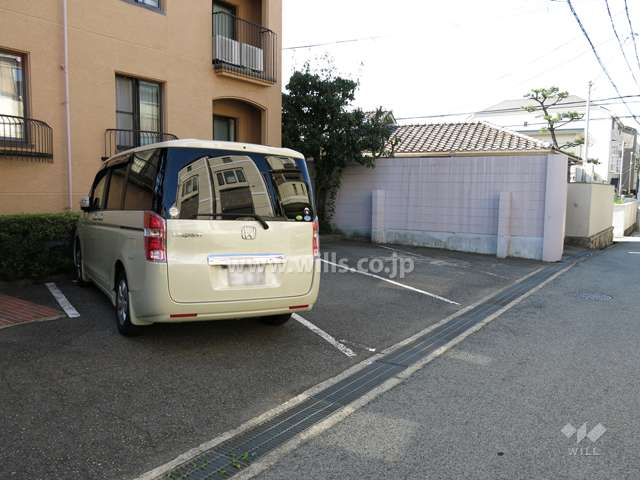 敷地内駐車場（屋外平面式）