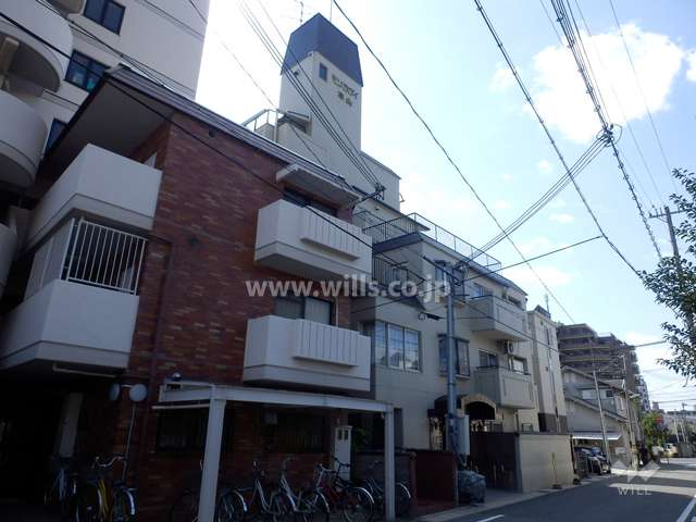 モンラヴィ本山の外観（北東側から）