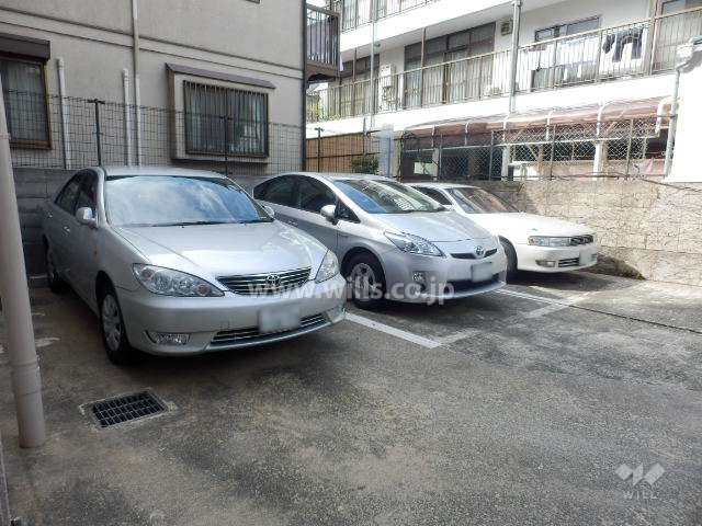 敷地内駐車場（屋外平面式）