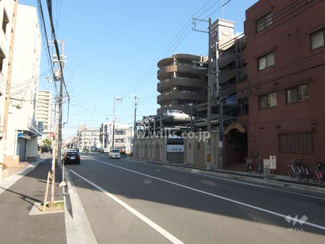 敷地北側の前面道路