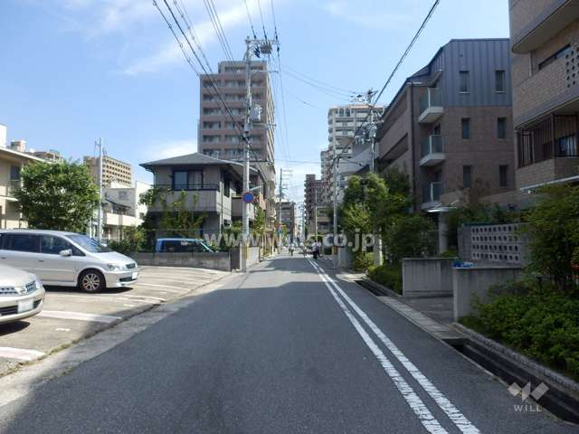 敷地北側の前面道路