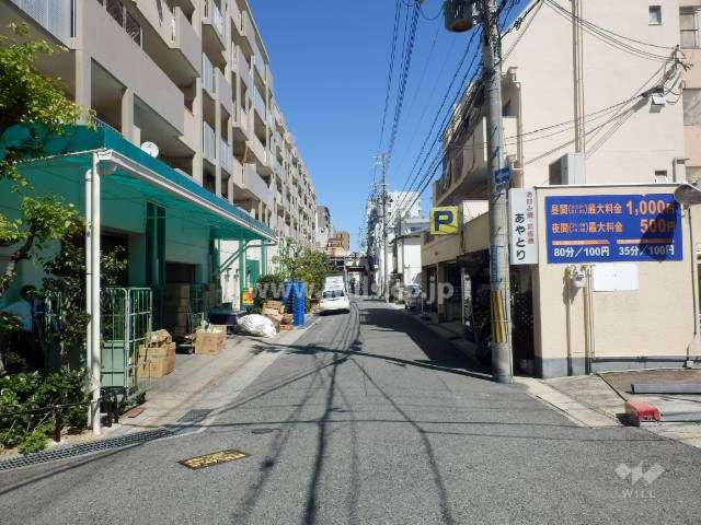 敷地南側の前面道路