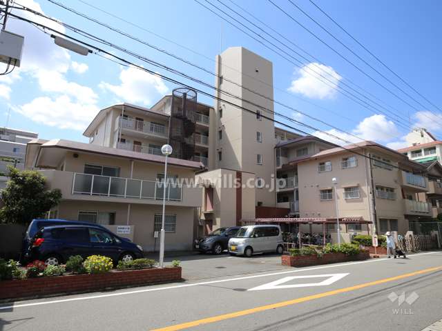 南桜塚パーク・マンションの外観（北東側から）