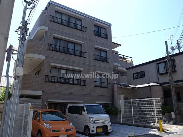 リブコート岡本の外観（北東側から）