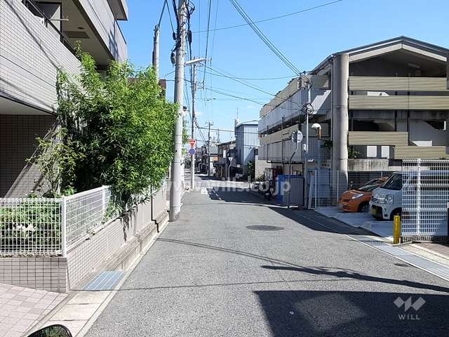 敷地北側の前面道路