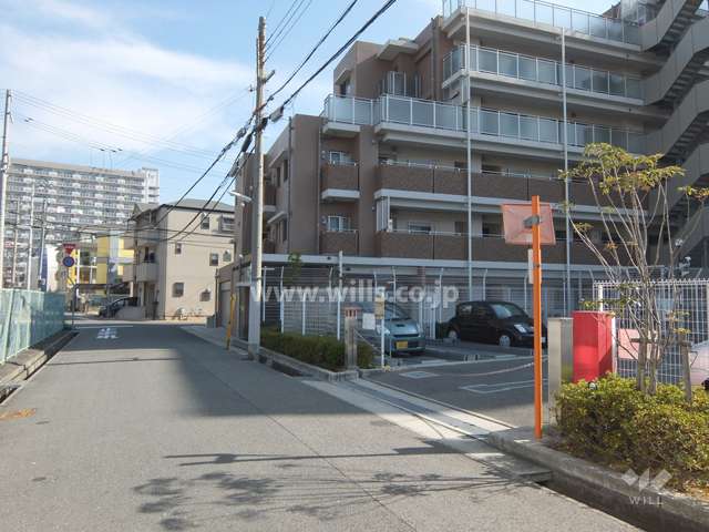 敷地北側の前面道路