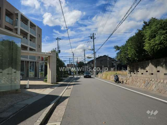 敷地北側の前面道路