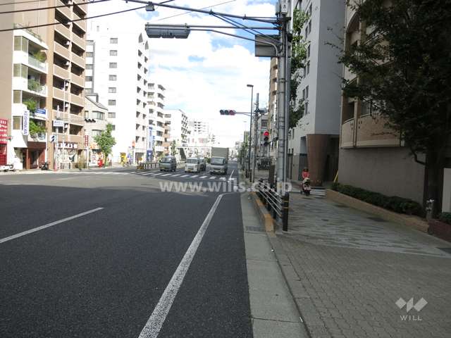 敷地の北側は国道2号線に面しています。
