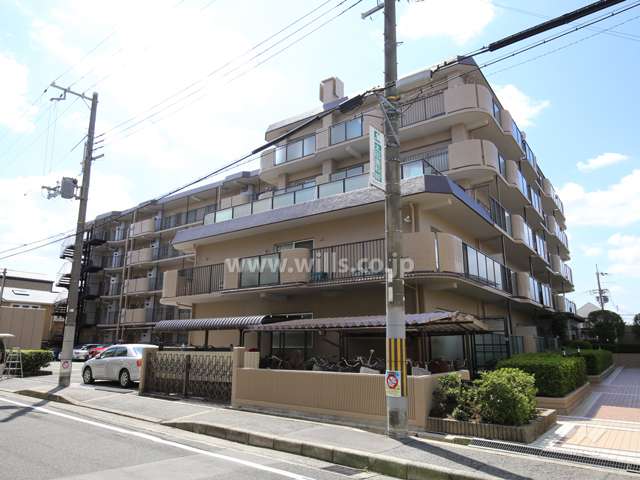 日商岩井北桜塚マンションの外観（北東側から）