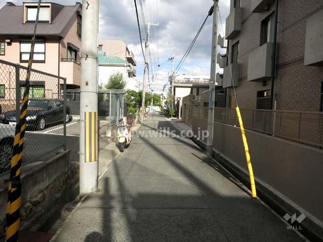 敷地北西側の前面道路