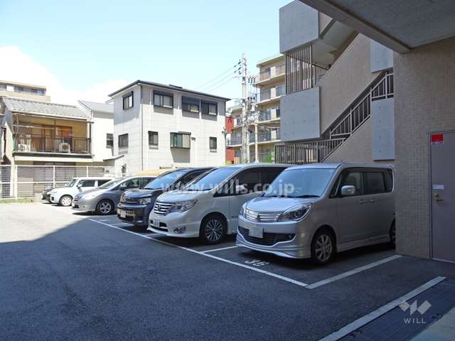 敷地内駐車場（屋外平面式）