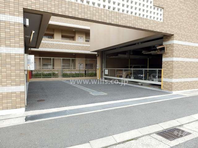 駐車場出入り口