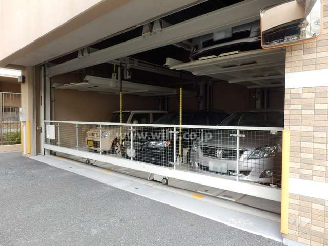 敷地内駐車場（屋内機械式）