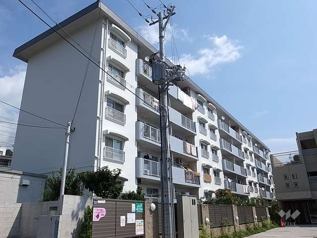 岡本ハイツの外観（南西側から）