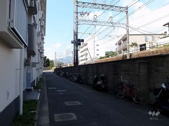 岡本ハイツ北側通路