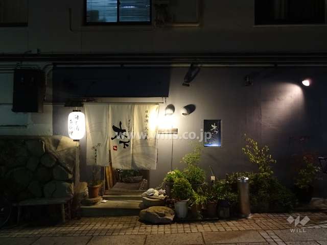 店舗には飲食店もあります。（2018年10月17日現在）