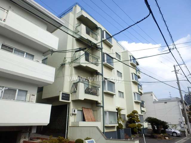 牛神コーポの外観（南西側から）
