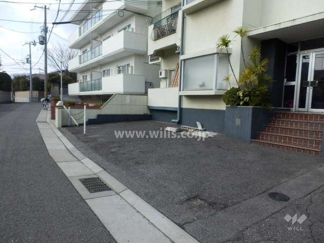 敷地内駐車場（屋外平面式）