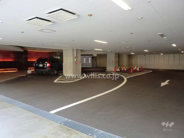 敷地内駐車場（屋内平面式）