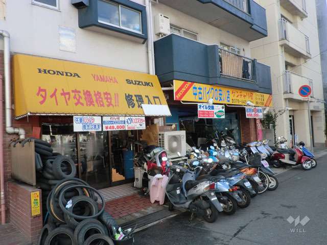 1階部分は店舗になっています。
