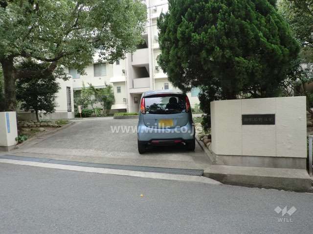 敷地入り口