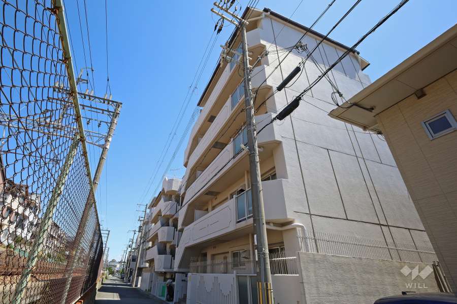 甲南コンセール東灘の外観（西側から）