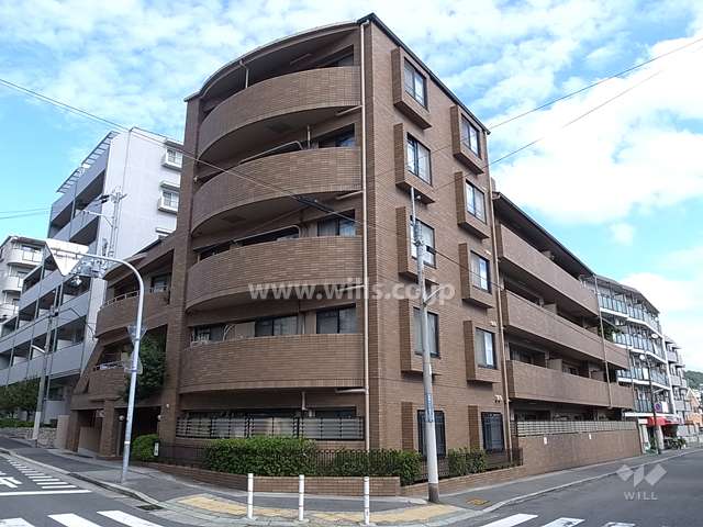 甲南サザン西岡本の外観（南西側から）