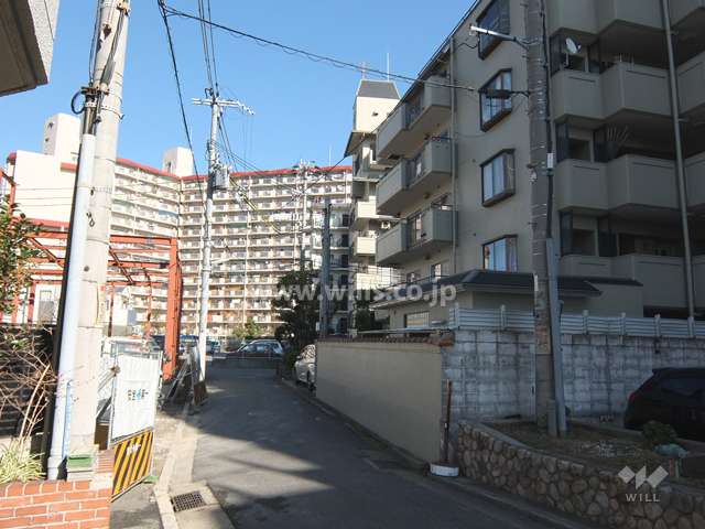 敷地南東側の前面道路